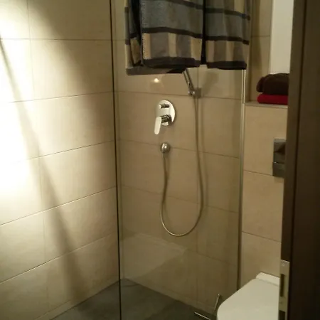 Gutunterdachgebracht 3* Langerwehe