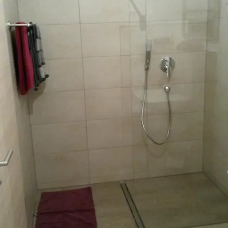 Gutunterdachgebracht بيت ضيافة 3*