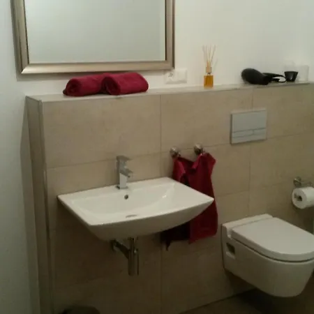 Gutunterdachgebracht 3*